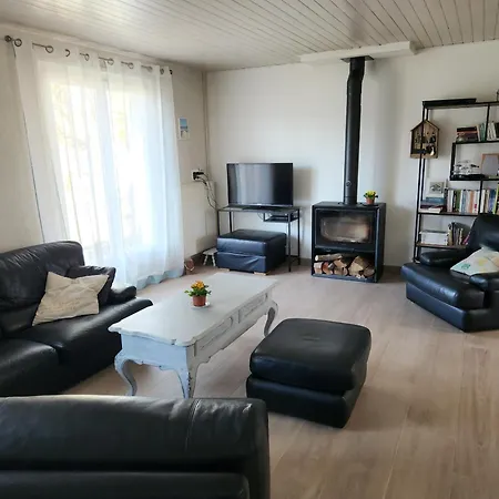度假居 Sejour Apaisant Avec Piscine A *